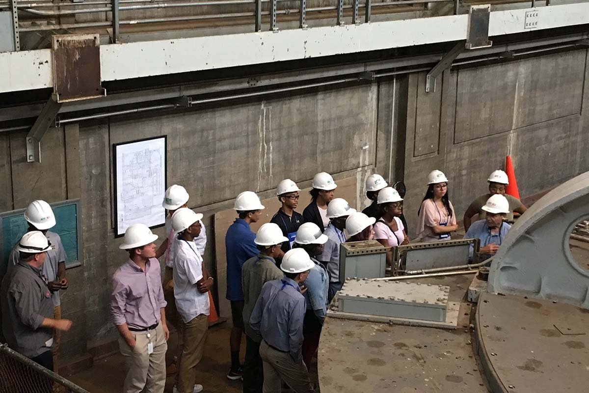 Students tour Ohio Falls Generating Station in Louisville