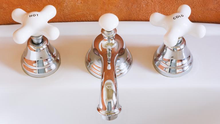 faucet with separate hot and cold knobs