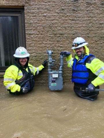 LG&E Gas Employees Floodwaters